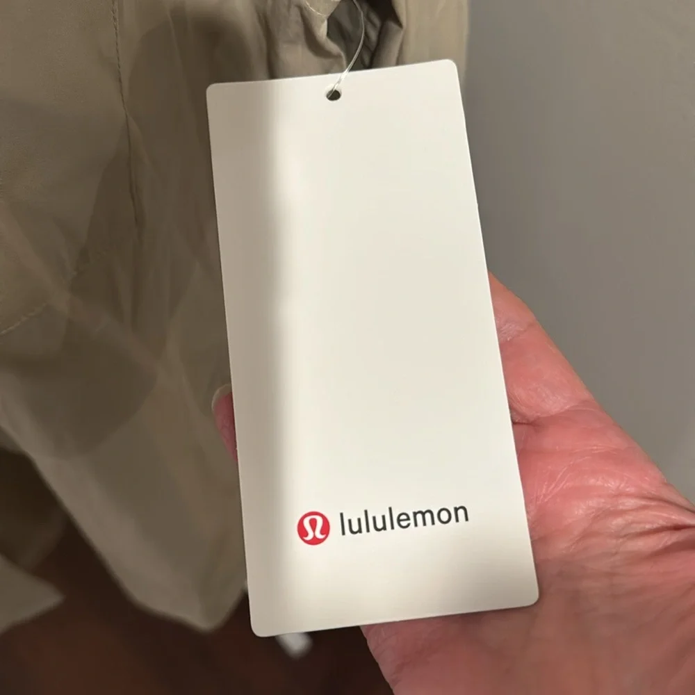 Lululemon NWT 🎉host pick🎉🎈cotton blend poplin button up shirt - Picture 8 of 12